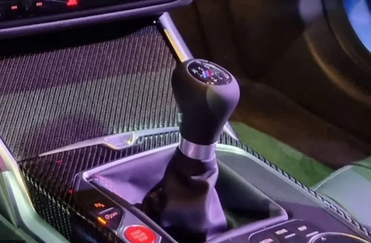 BMW: Transmisi Manual...