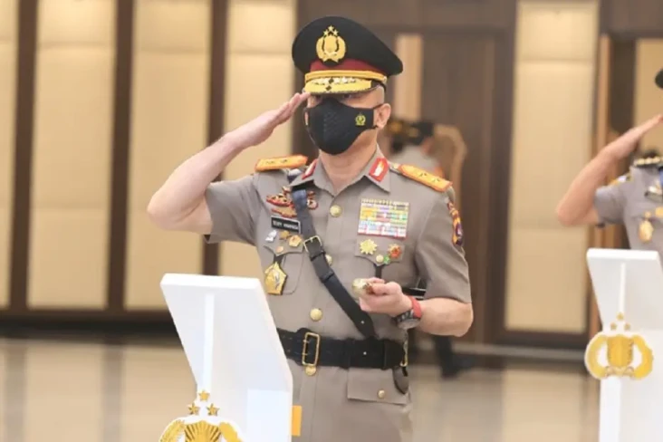 Tersangka Bareng Irjen...
