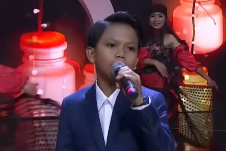 Bertabur Bintang, Kilau...