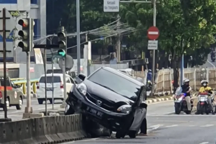 Diduga Oleng, Honda...