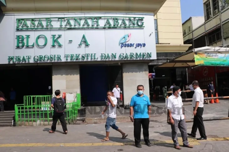 Terancam Gulung Tikar,...