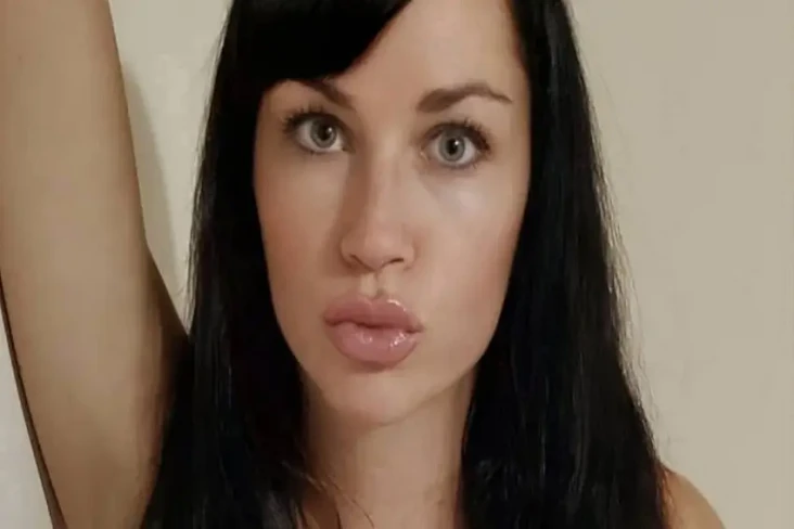 Guru Cantik Ini Ingin...