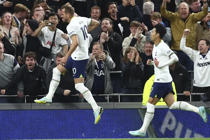 Tottenham Terbang Tinggi,...