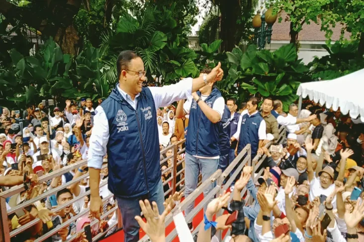 Anies Naik Panggung...