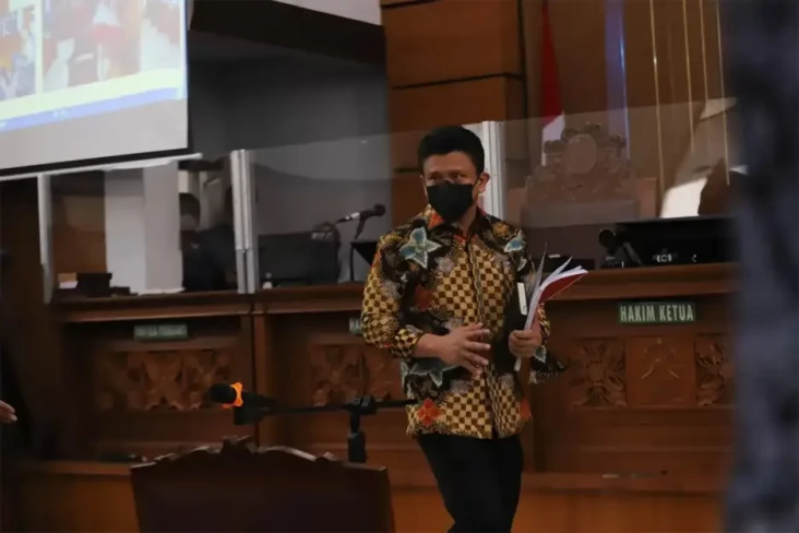 Dakwaan Jaksa: Ferdy...