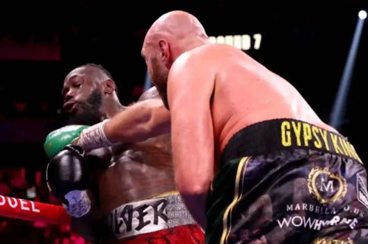 Duel Keempat Tyson Fury...