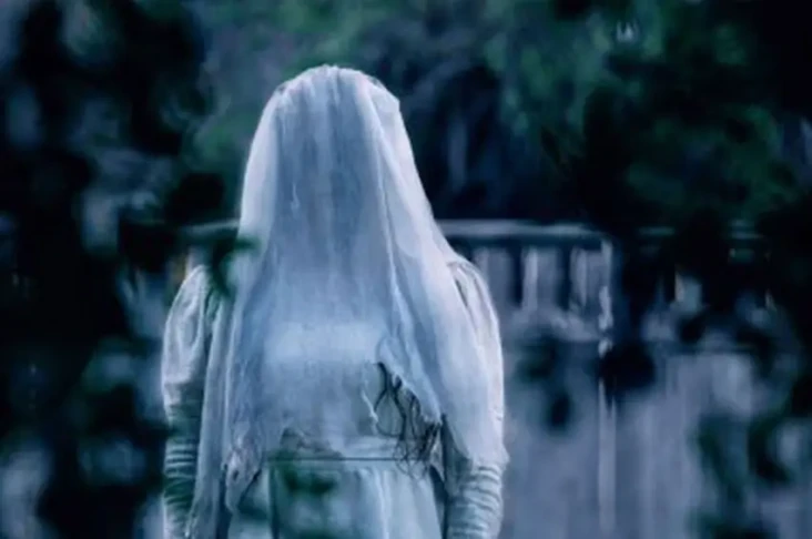 Menilik Hubungan Hantu...