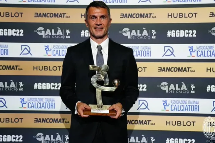 AC Milan Rebut 3 Gelar...