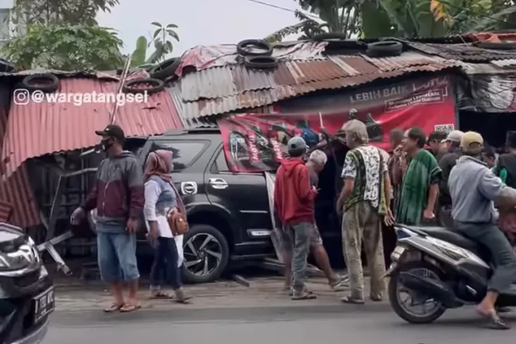 Sopir Ngantuk, Mobil...