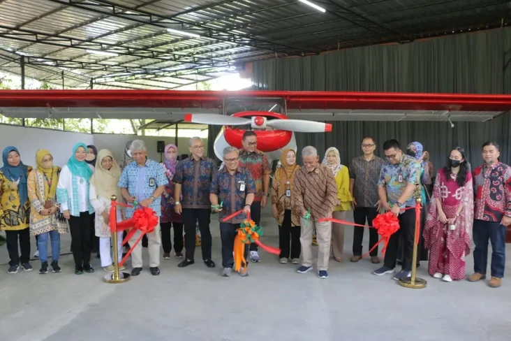 Kembangkan Avionics,...