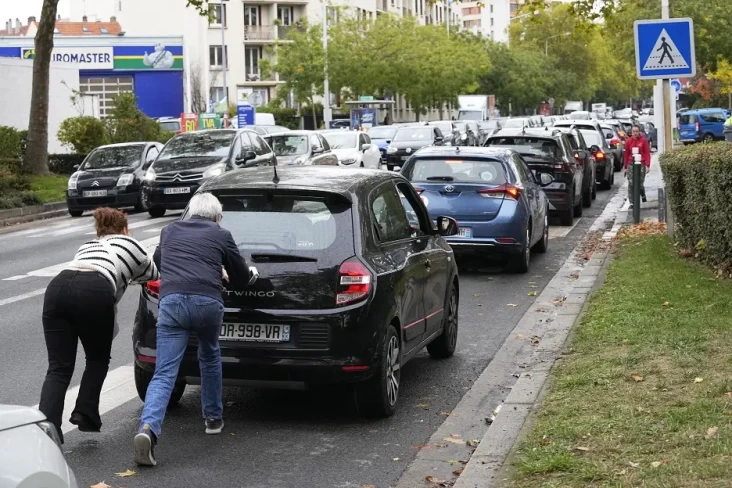 Pekerja Mogok, Prancis...