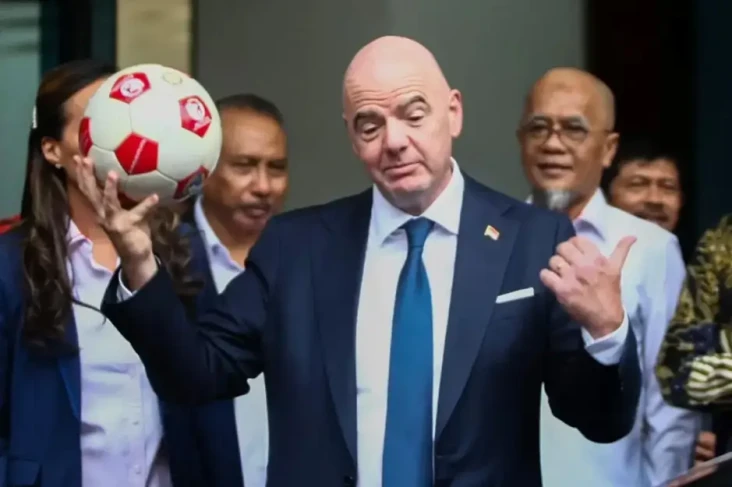 Presiden FIFA Undang...