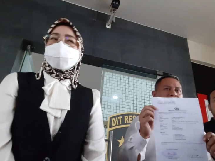 Datangi Mapolda Jabar,...