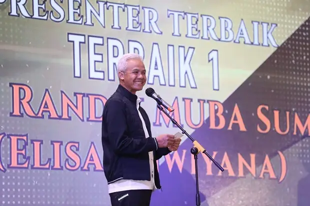 Luncurkan Logo Baru...
