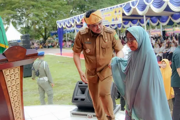 Beri Modal Usaha Warga...