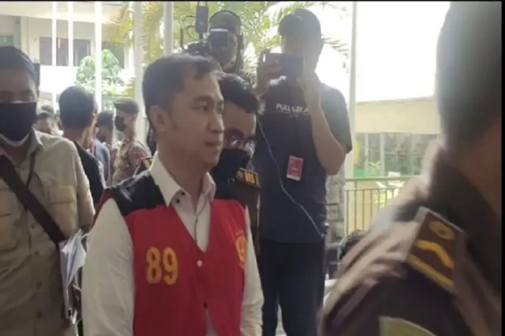 Didakwa Merintangi Kasus...