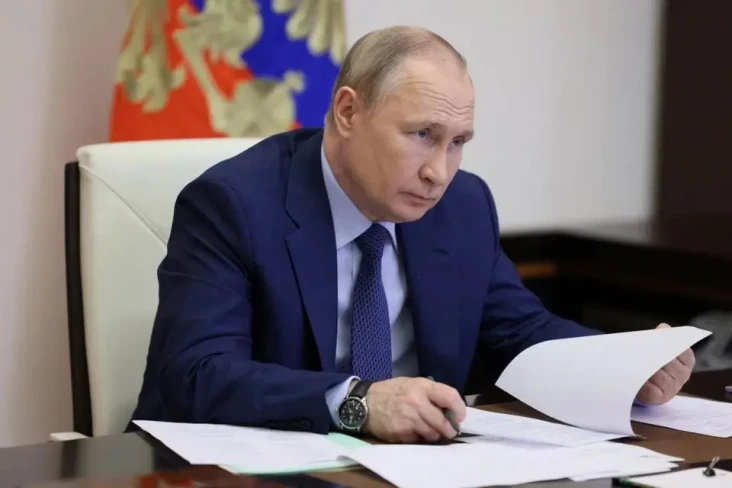 Putin Terapkan Darurat...