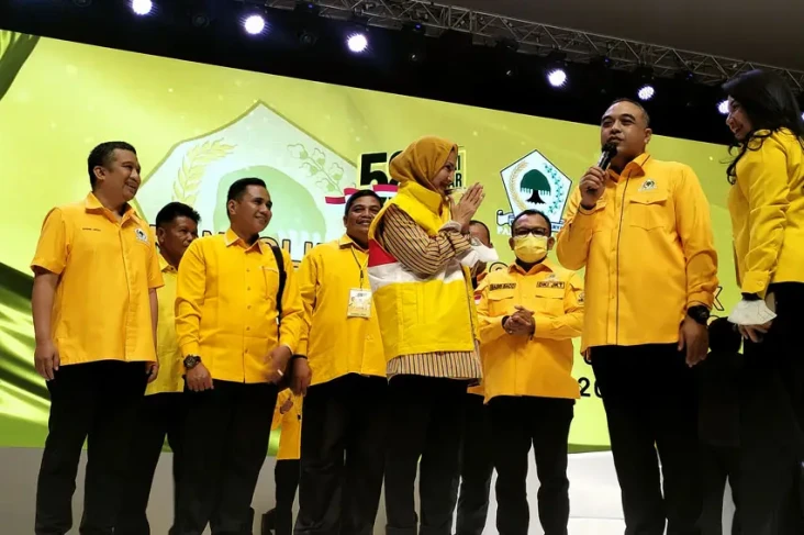 Lompatan Wanda Hamidah,...