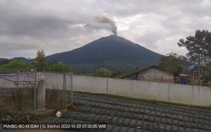 Gunung Kerinci Erupsi,...