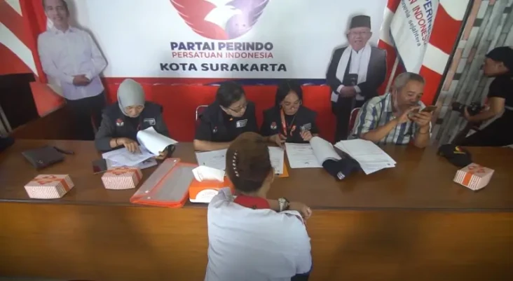 Verifikasi Faktual,...