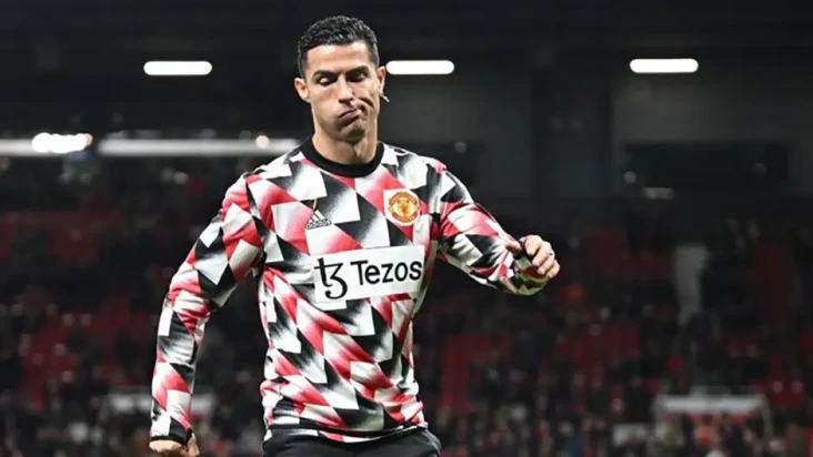 Ronaldo Curhat di Medsos...