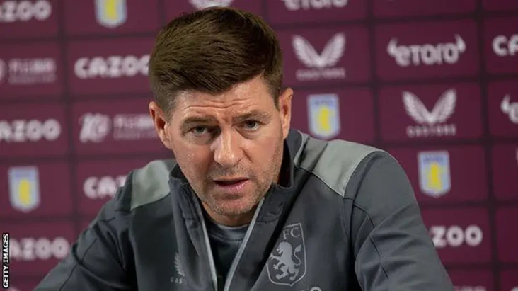 Steven Gerrard Dipecat...