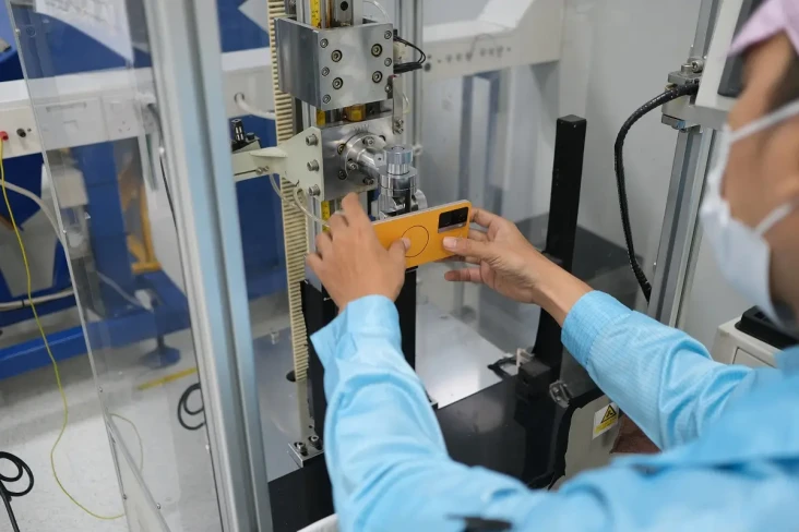 Mengintip Produksi OPPO...