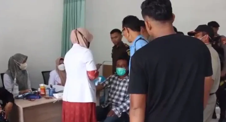 Darah Tinggi Kambuh,...