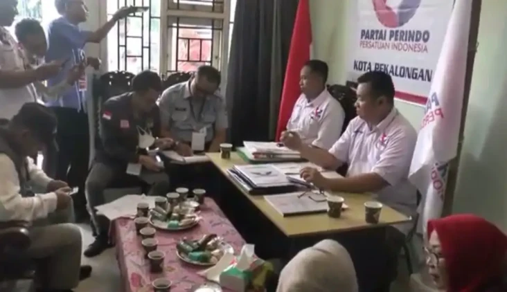 Penuhi Syarat Verifikasi...