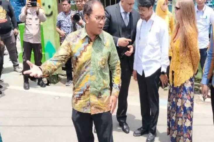 Dihadapan Tamu Mancanegara,...