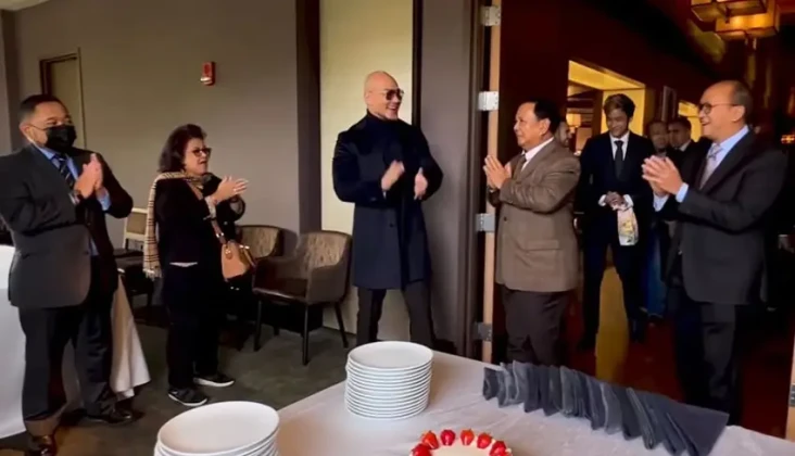 Cerita Dubes Rosan Roeslani...