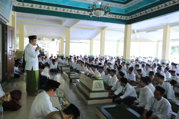 Peringati Hari Santri,...