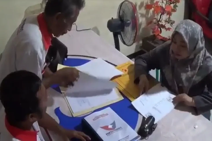 Datangi Kantor Perindo...
