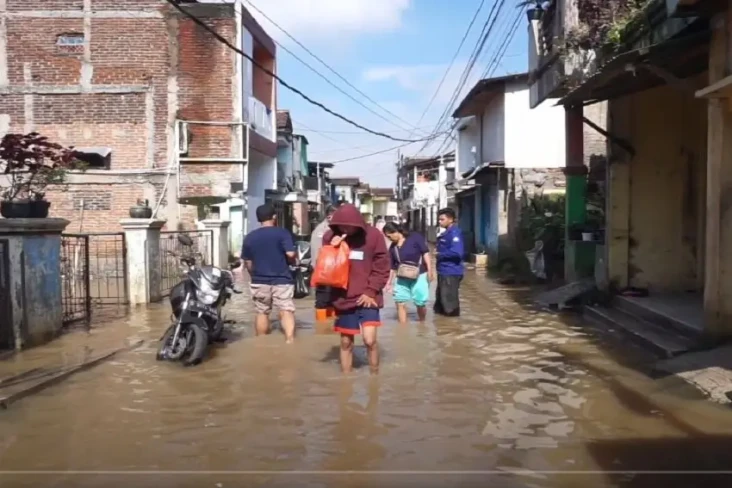 Sungai Citarum Meluap,...