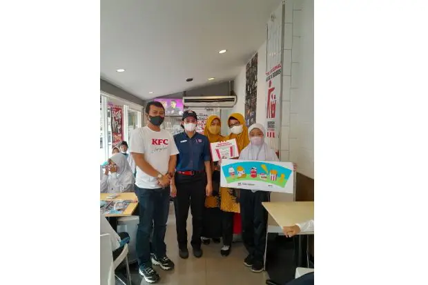 700 Gerai KFC dalam...