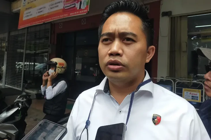 Bejat! Pegang Kemaluan...