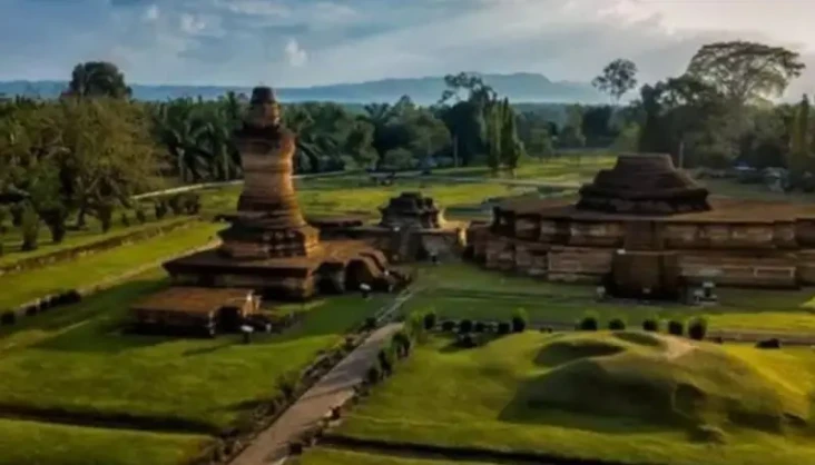 5 Prasasti Kutukan yang...