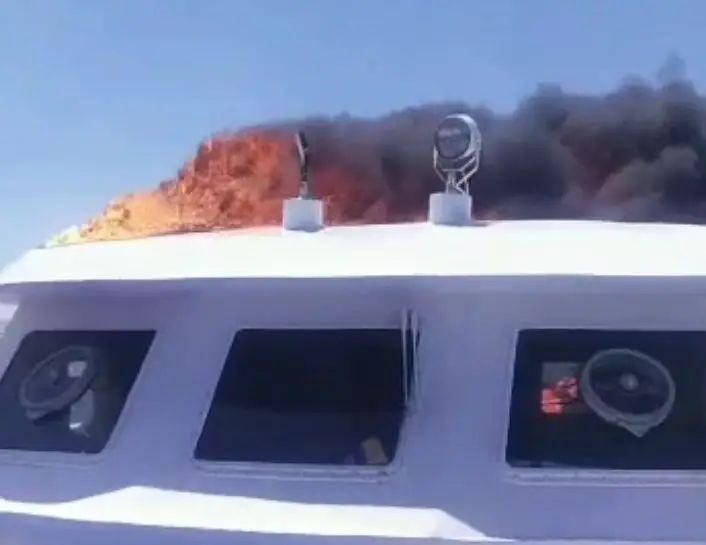 Kapal Cantika 77 Terbakar...