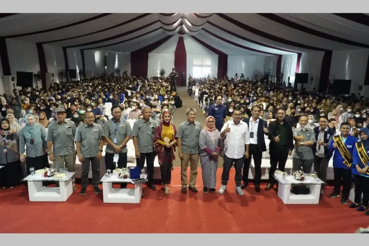Erick Thohir Ajak Mahasiswa...