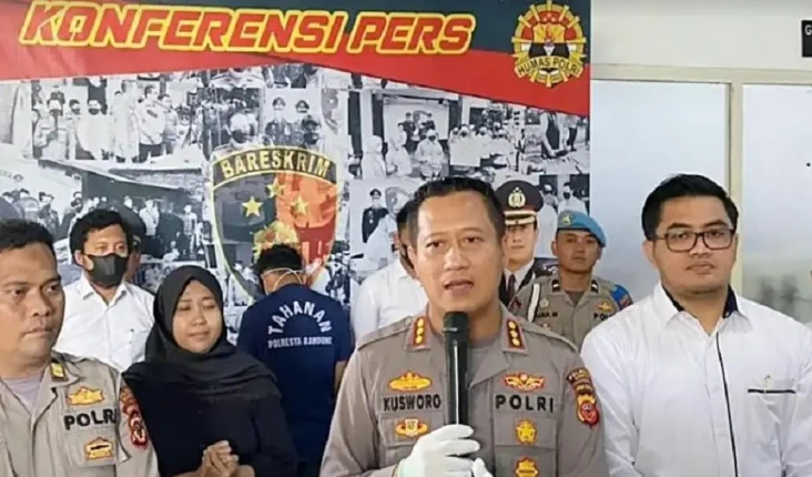 3 Santri Laki-laki Pesantren...
