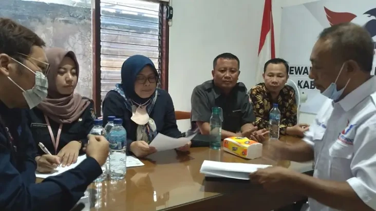 Lolos Verifikasi Faktual,...