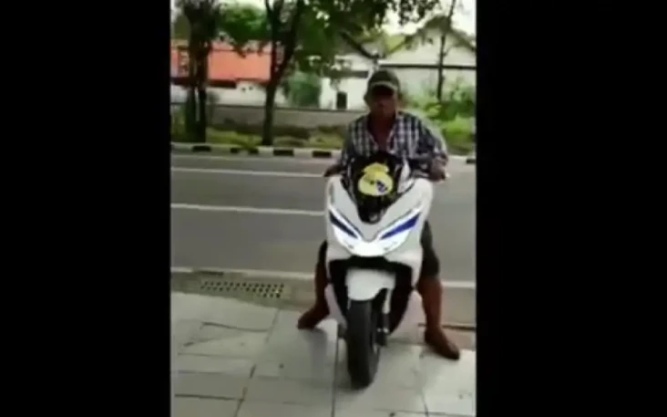 KAI Daop 8 Surabaya...