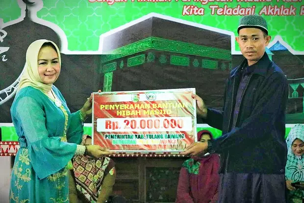 Bupati Winarti Gelar...