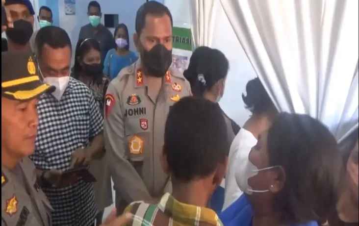 Kapal Cantika 77 Terbakar...