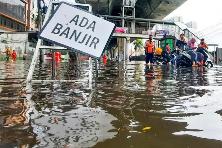 Hujan Lebat, 20 RT di...