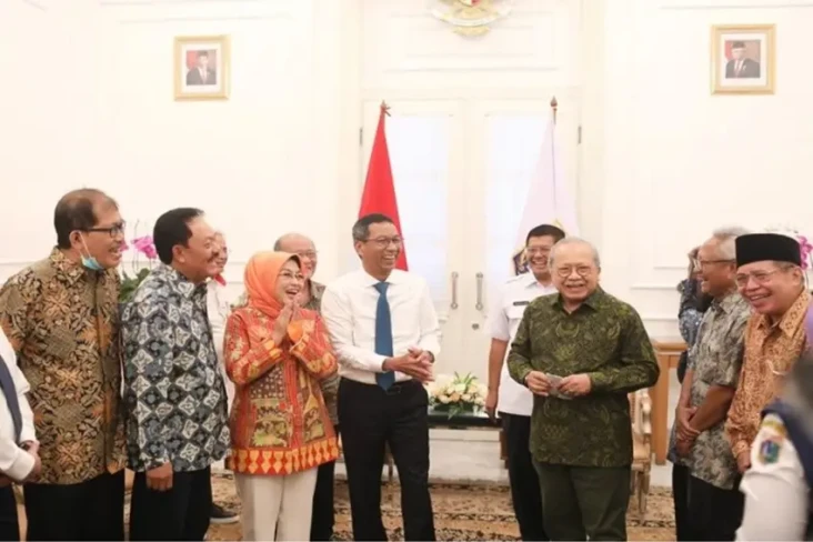Dinasihati Fauzi Bowo,...