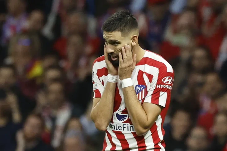 Yannick Carrasco Dituding...