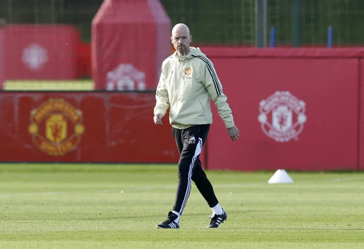 Manchester United vs...