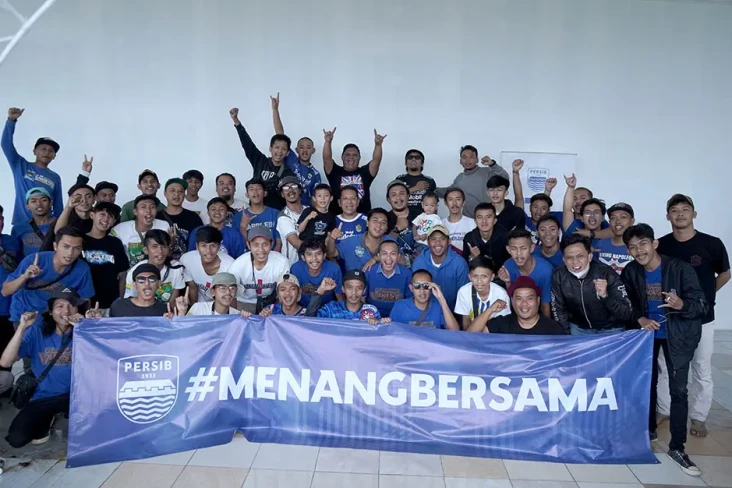 Persib Hadirkan Program...