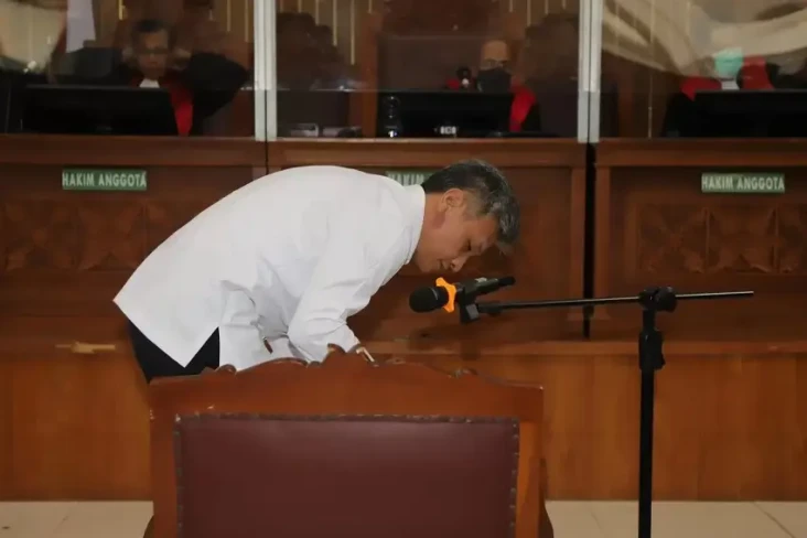 Hari Ini Hendra Kurniawan...